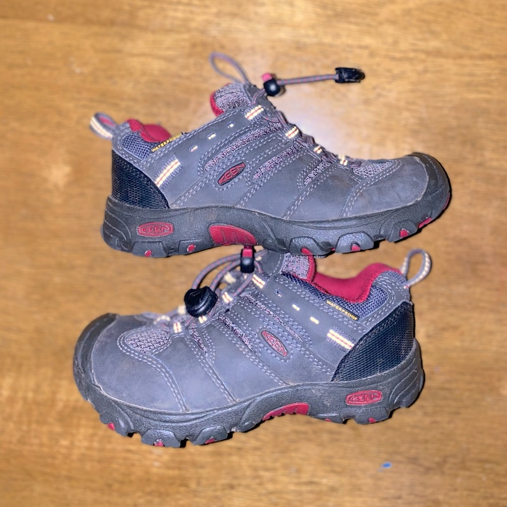 Girl toddler Keens hike waterproof shoes